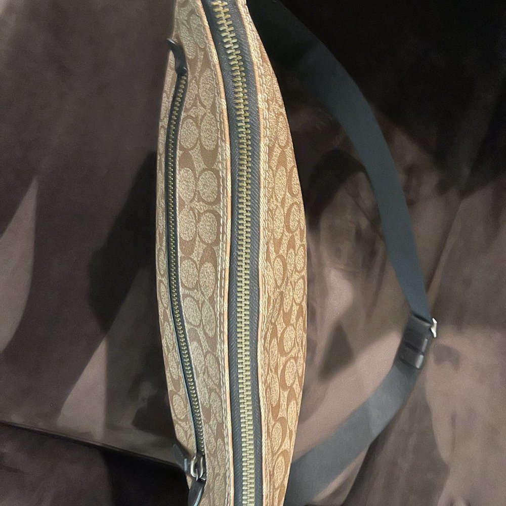 Coach Bag - Picture 2 of 6